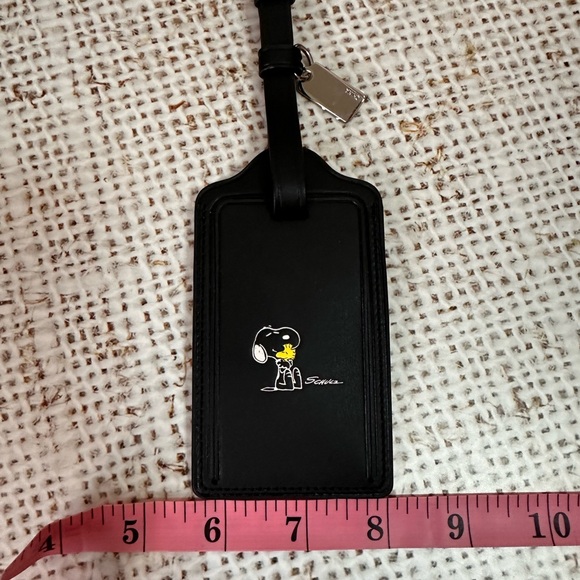 Coach Peanuts Snoopy Woodstock hug black leather luggage tag with silver hw - Picture 8 of 8